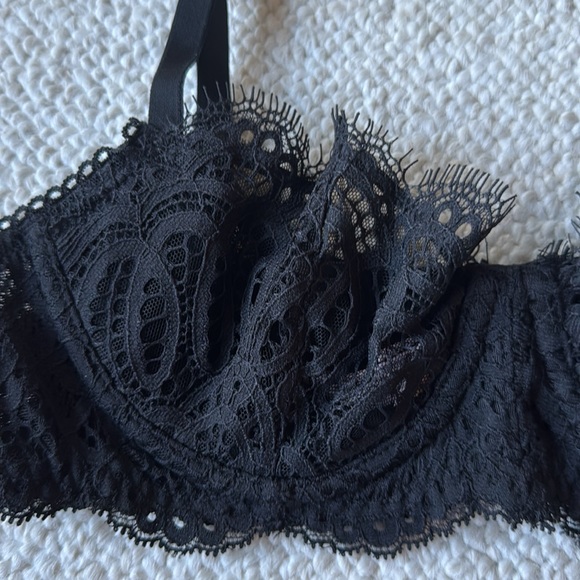 Victoria secret dream angels bra size 34A - Picture 2 of 2